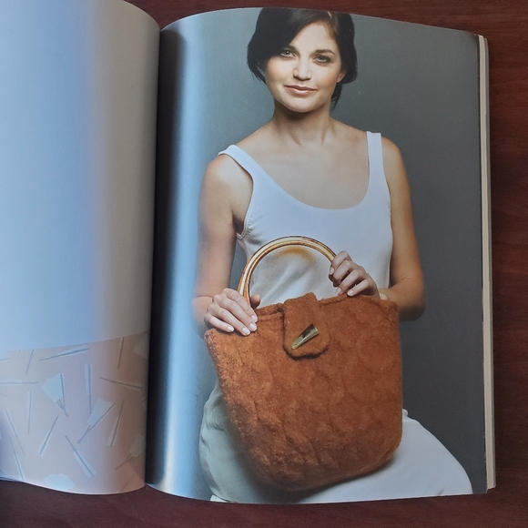 Ella Rae Felted Bags Pattern Book 2 - Picture 12 of 16